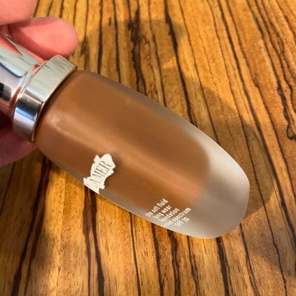 La Mer The Soft Fluid Long Wear Foundation Shade 430 Chestnut 1 oz. 30 ml - Picture 2 of 5